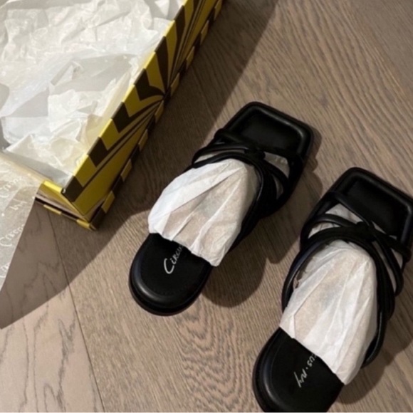 Circus by Sam Edelman Savanna Sandal - Picture 5 of 7